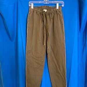 Xirena drawstring pants, army green color, size Small